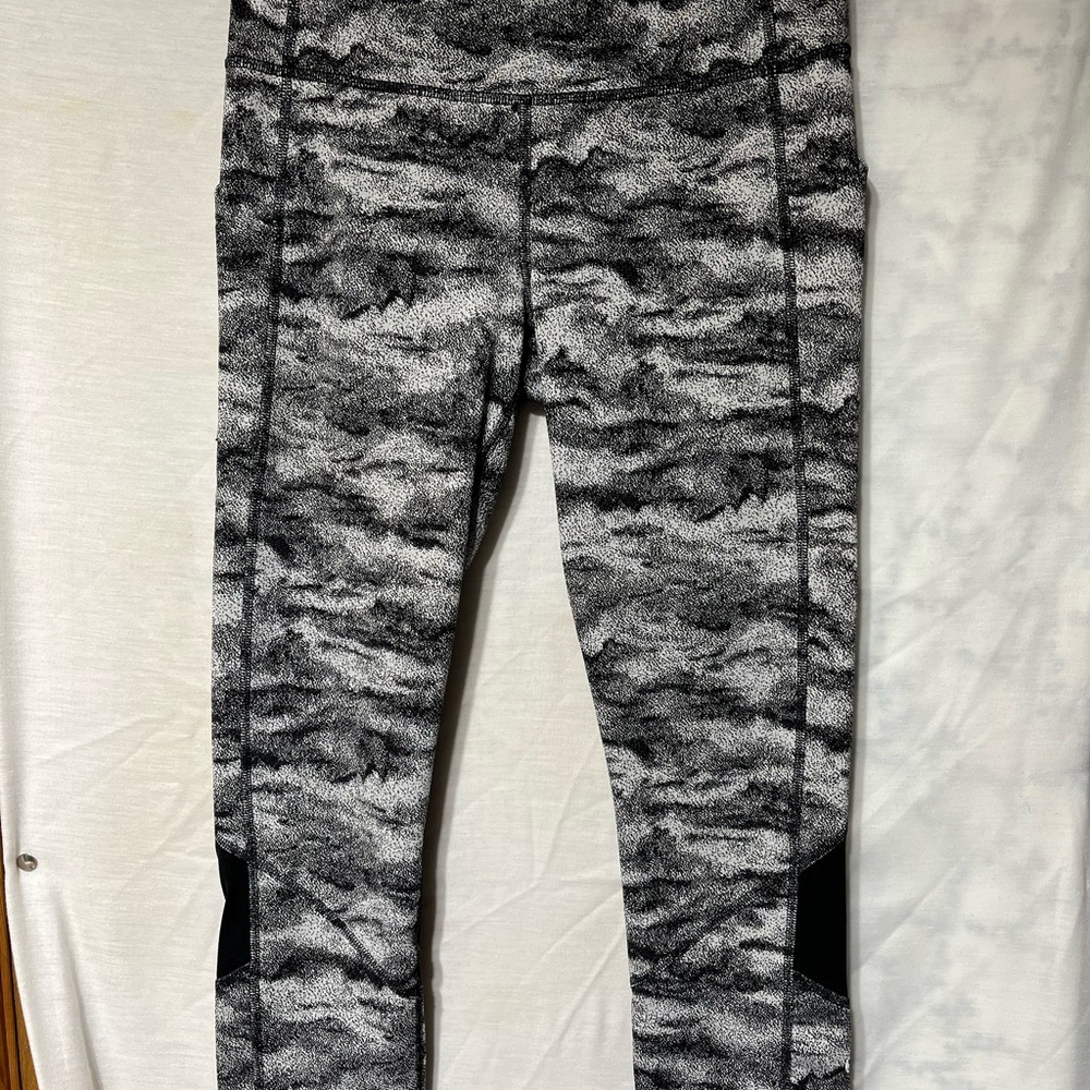 Lululemon Athletica Black and Gray Camouflage Leggings